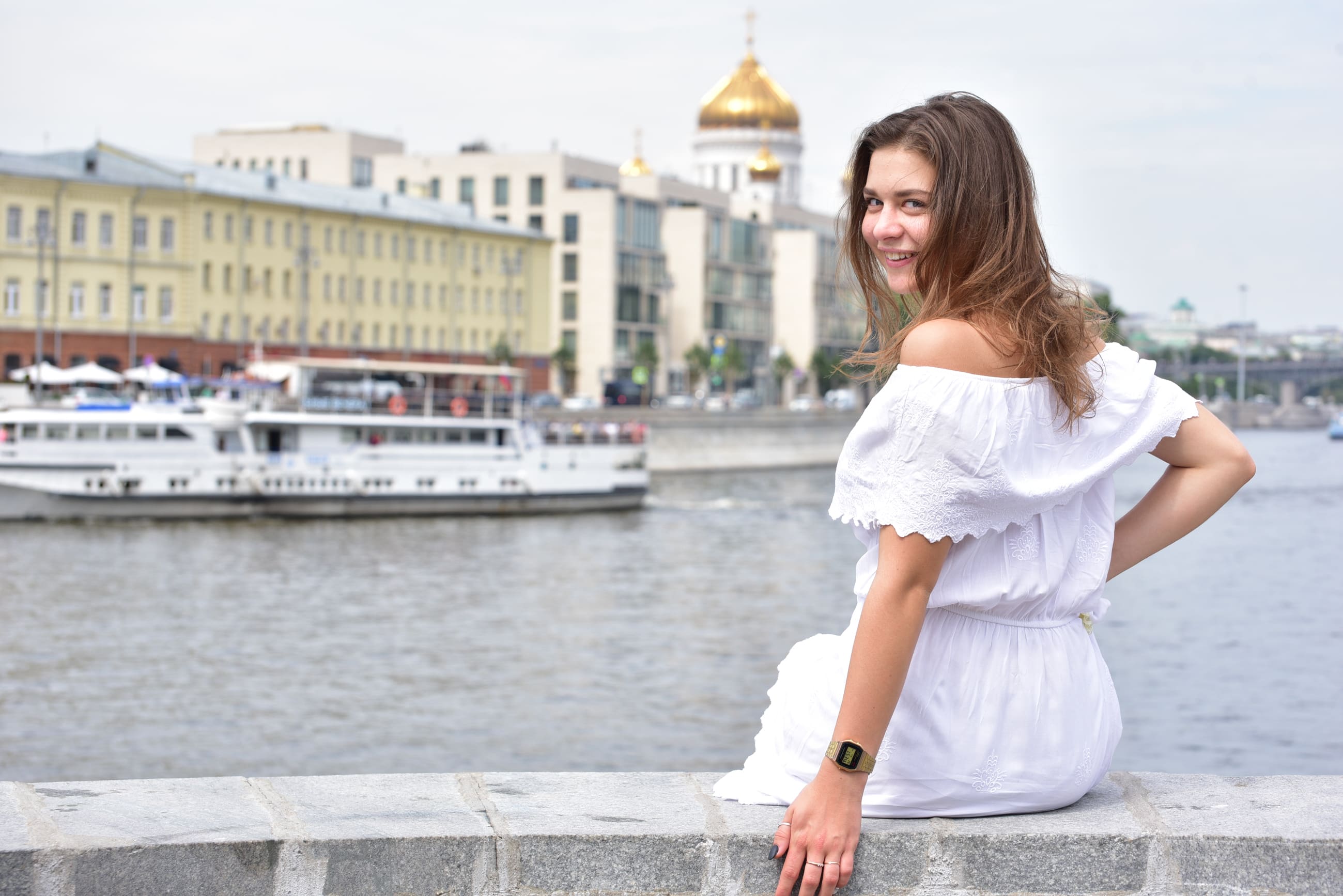 Девушки в парке горького. Фотосессия в парке Горького Москва. Красивые девушки в парке Горького. Парк Горького фотосессия девушек. Парк Горького Москва девушки.