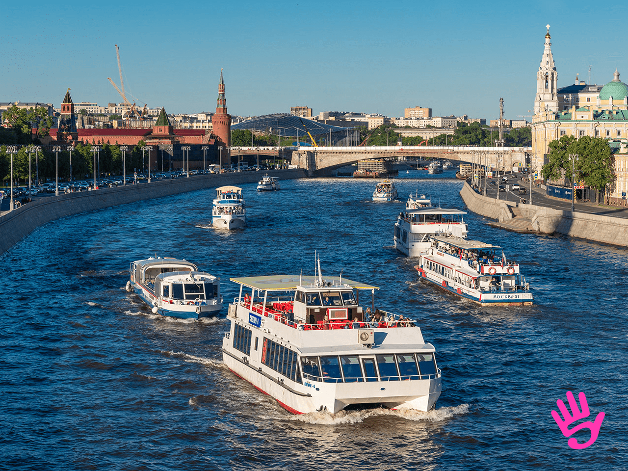 Речные круизы по Москве. Круиз по Москве реке. City Sightseeing Москва теплоход. Grand Disco круиз на теплоходе Снегири.